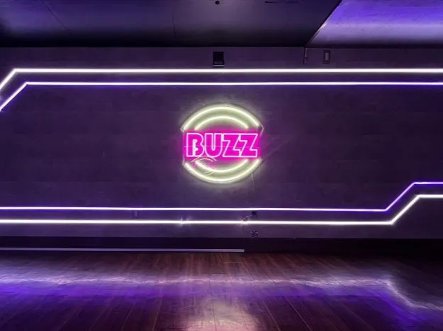 BUZZ神田 - メイン