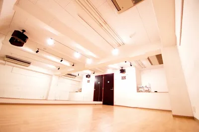 RENTAL STUDIO BEATs