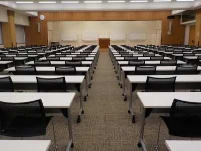九州ビル貸会議室
