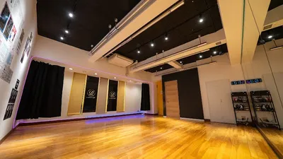 D PRESENTS 町田店