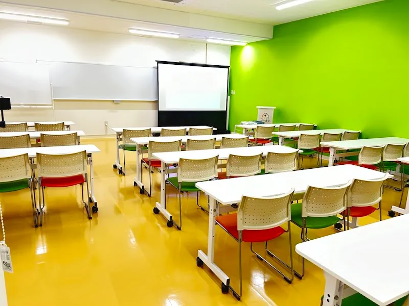 みんなの貸会議室 那覇壺川店 - メイン