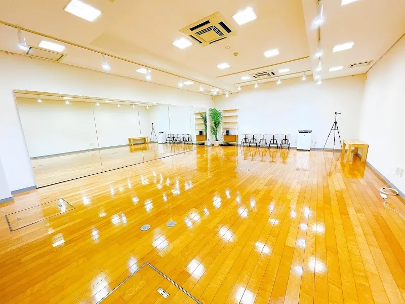 レンタルスタジオOLI（オリ） 三鷹 ［定員30名 教室レッスン、スポットレンタルできます］ - メイン