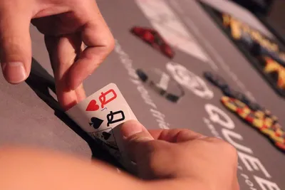 QUEENS AMUSEMENT POKER BAR