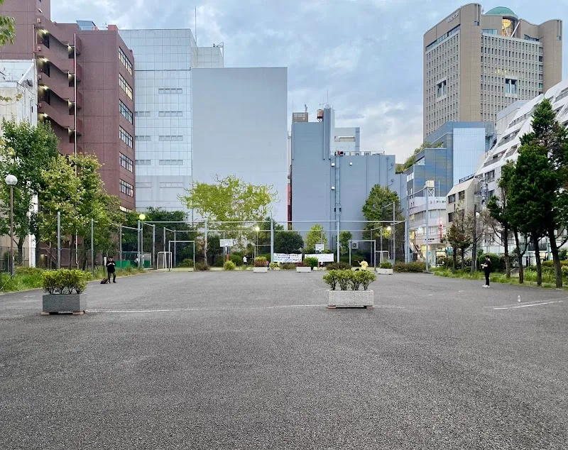 千代田区立小川広場 - メイン