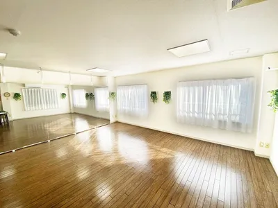 ダンスのできるレンタルスタジオ Summer Tree 上野